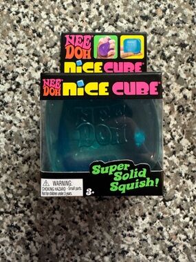 Needoh Nice Cube Super Solid Squish - Blue